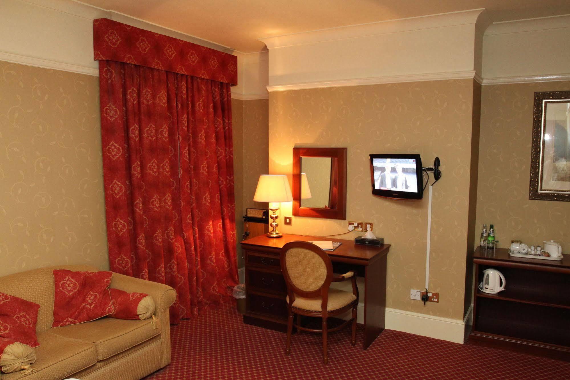 The Orwell Hotel Felixstowe Bagian luar foto